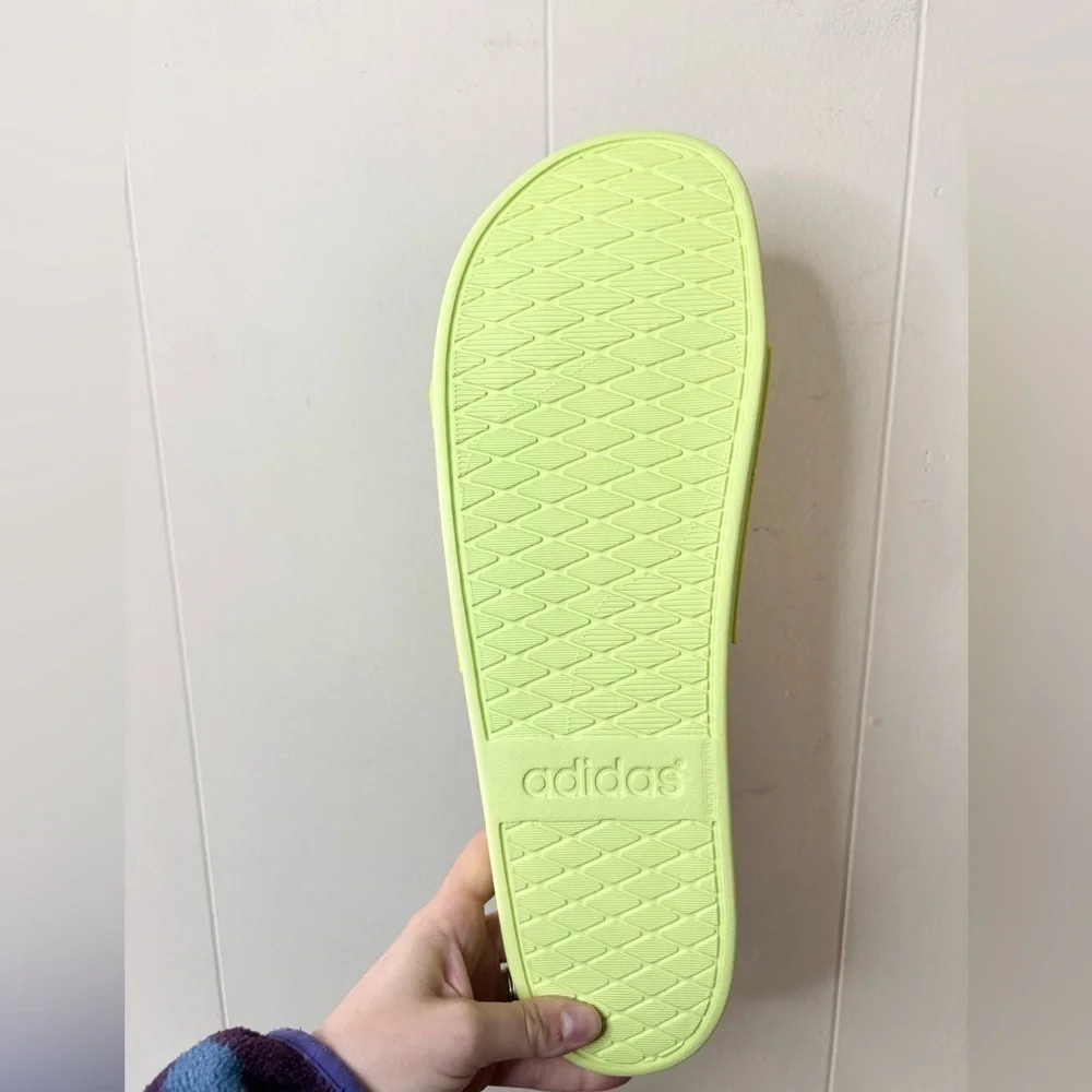 Adidas Adilette Comfort Mono Slide Sandal men’s size 17 new pastel green